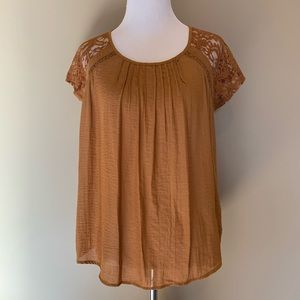 Beautiful linen style lace detailed top by Maurice’s